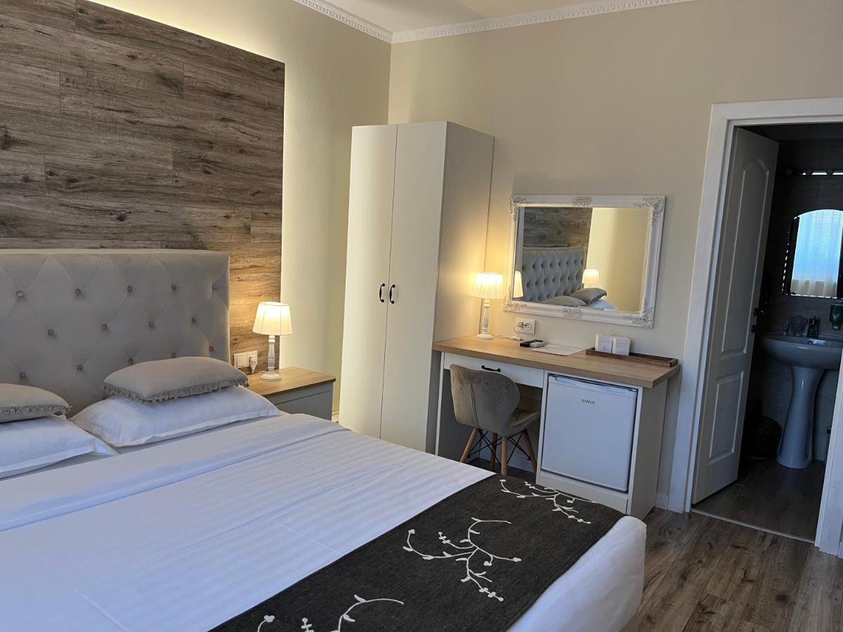 Hotel Noble House Oradea Exterior foto