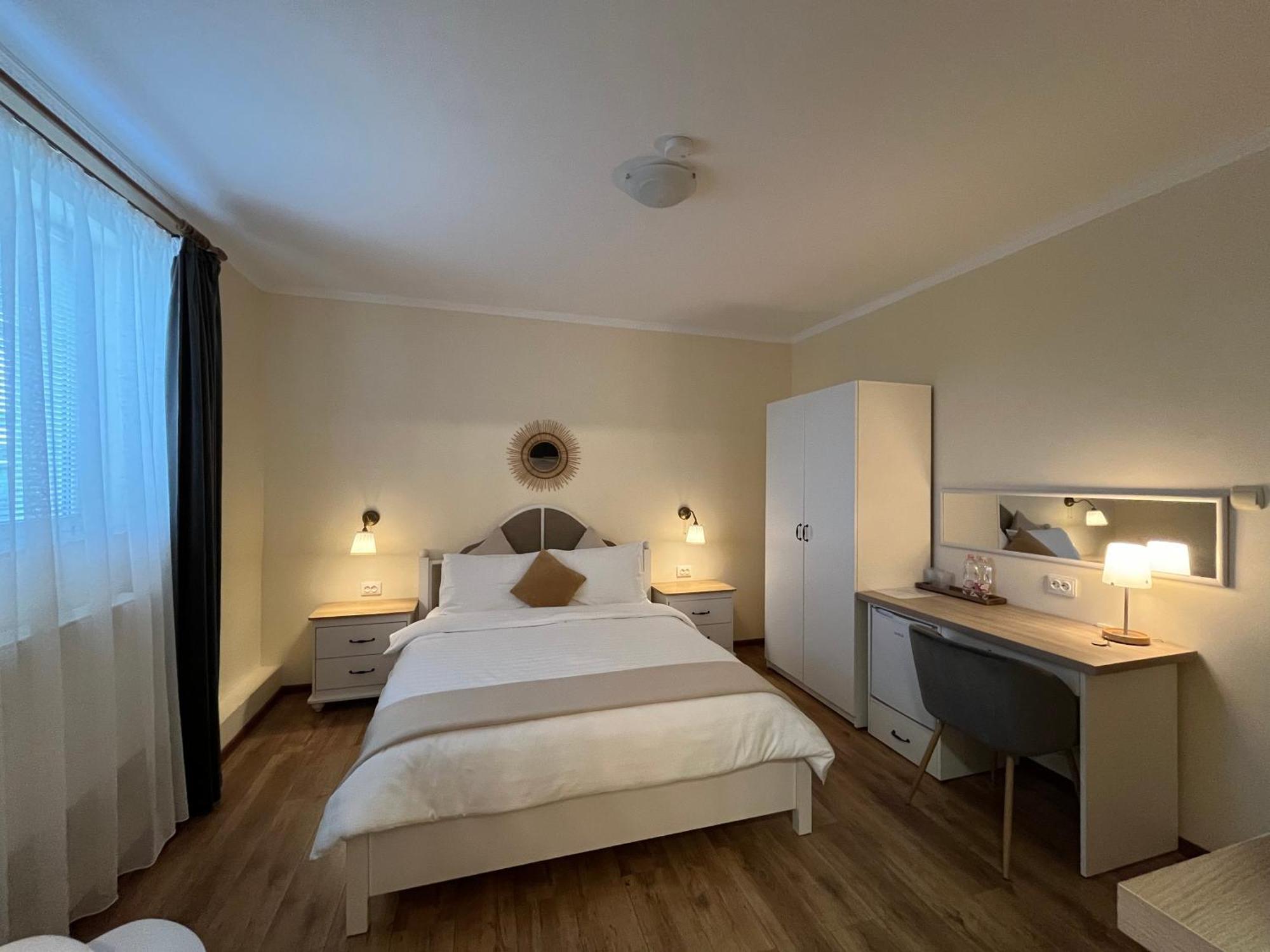 Hotel Noble House Oradea Exterior foto